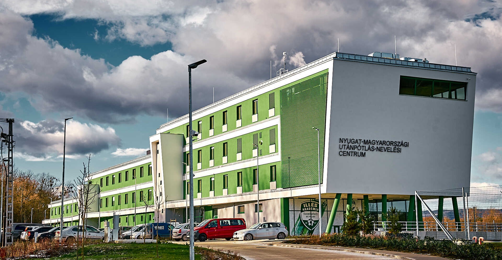 Illéses lányok és fiúk, figyelem! Infók a beköltözésről és a nemzetközi mérkőzésekről