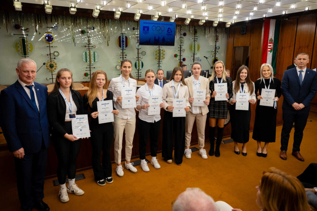 Díjazta városunk a diákolimpia legjobbjait