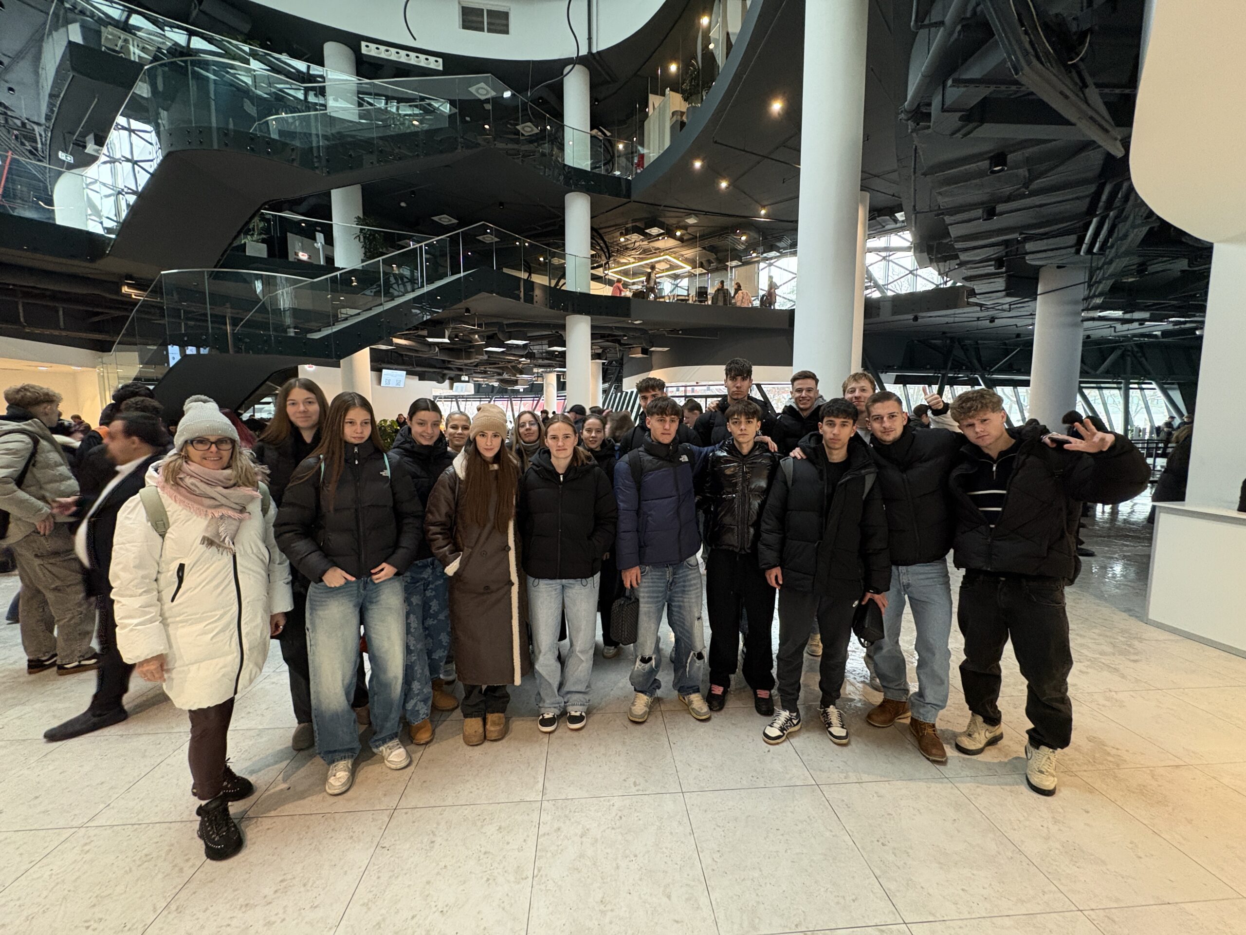 Az Illés Akadémia Gimnáziumának tanulói az Educatio 2026 kiállításon jártak